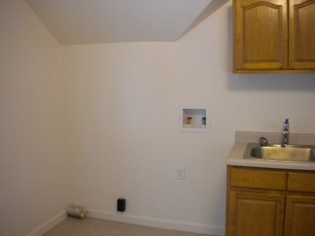 254 Union St, Unit B in Bennington, VT - Foto de edificio - Building Photo