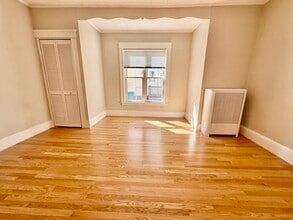 31 Park St, Unit 1 in Medford, MA - Foto de edificio - Building Photo