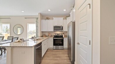 6043 Bemiss Towns Dr in Valdosta, GA - Building Photo - Building Photo