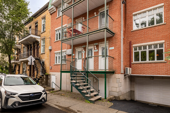 1322-1328 La Fontaine Rue in Montréal, QC - Building Photo - Building Photo