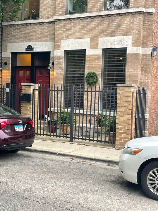 1255 N Honore St, Unit Honore in Chicago, IL - Building Photo