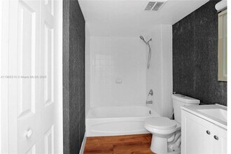 816 NW 11th St in Miami, FL - Building Photo - Building Photo