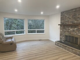 12230-12188 188 St in Pitt Meadows, BC - Building Photo