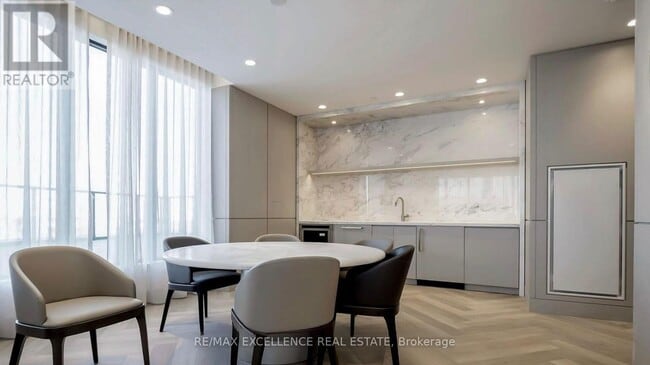 1415 Dundas St E in Oakville, ON - Building Photo - Building Photo