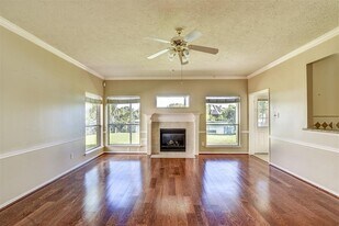 6818 Portuguese Bend Dr in Missouri City, TX - Building Photo