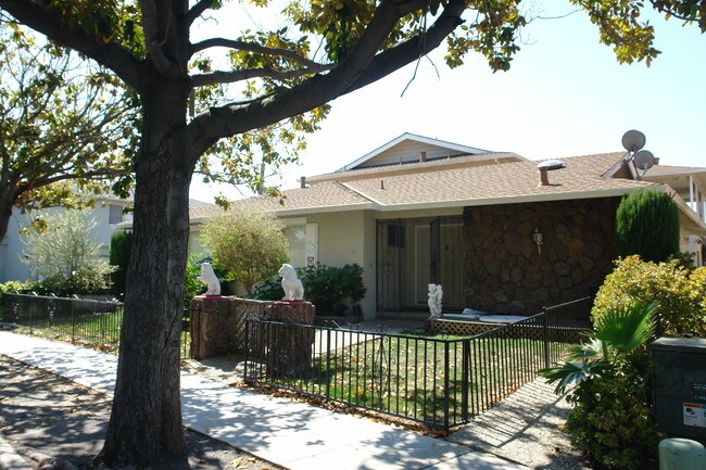 583 Kiely Blvd in San Jose, CA - Building Photo - Building Photo