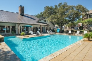 Camino Del Sol in Denton, TX - Building Photo