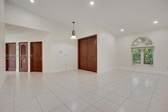 13550 SW 82nd Ave in Miami, FL - Building Photo - Building Photo