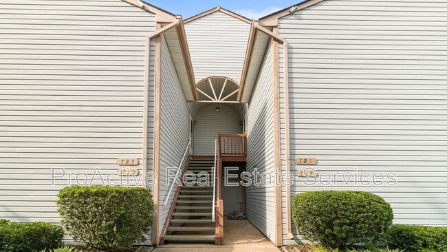 721 Mt Holly Muse Rd in Virginia Beach, VA - Building Photo - Building Photo