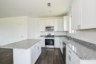 16439 Big Hickory Dr in Conroe, TX - Building Photo - Building Photo