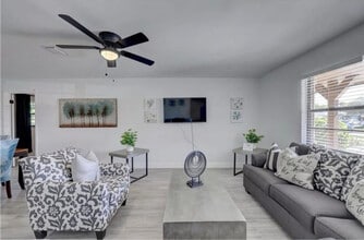 543 SE Greenway Terrace in Port St. Lucie, FL - Building Photo - Building Photo