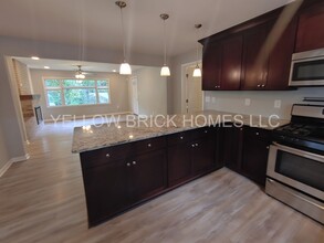1664 Cecilia Dr SE in Atlanta, GA - Building Photo - Building Photo
