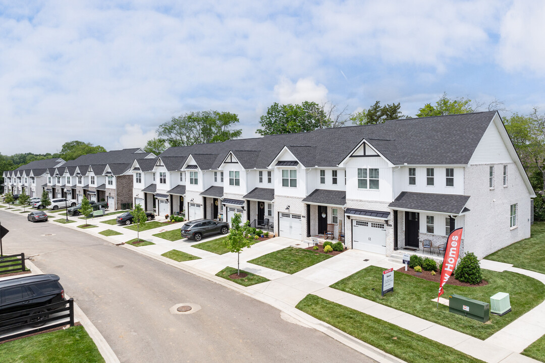 The Grove at Kennesaw Farms in Gallatin, TN - Foto de edificio