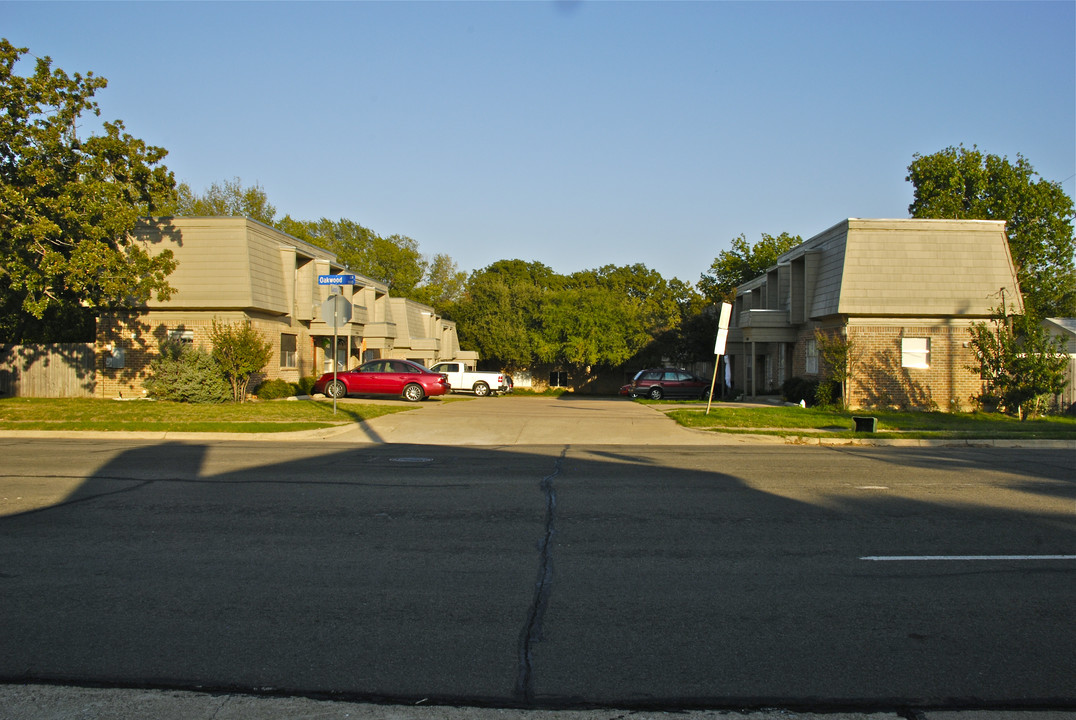 6 Duplexes in Arlington, TX - Building Photo