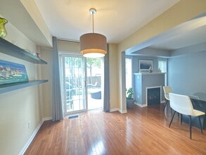 18 Midwood Private in Ottawa, ON - Building Photo - Building Photo