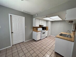 11444 Ptarmigan Dr in Austin, TX - Building Photo - Building Photo