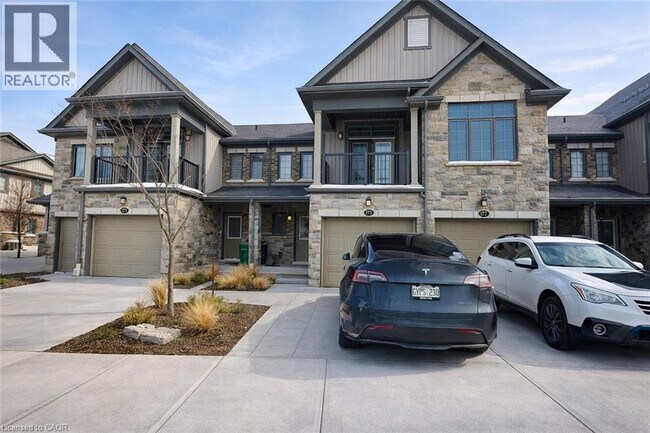 175 S Creek Dr in Kitchener, ON - Building Photo - Building Photo