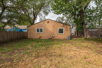 912 N Green St in Wichita, KS - Building Photo - Building Photo