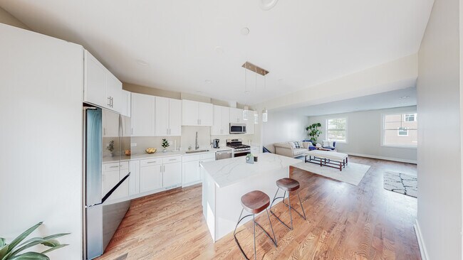 516 Highlands Pkwy in Itasca, IL - Building Photo - Building Photo