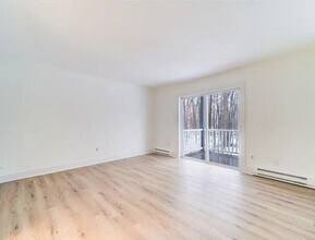 16 White Gate Rd in Wappingers Falls, NY - Building Photo - Building Photo