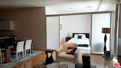 801 S Grand Ave in Los Angeles, CA - Foto de edificio - Building Photo