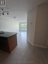 890 Sheppard Ave W in Toronto, ON - Building Photo - Building Photo