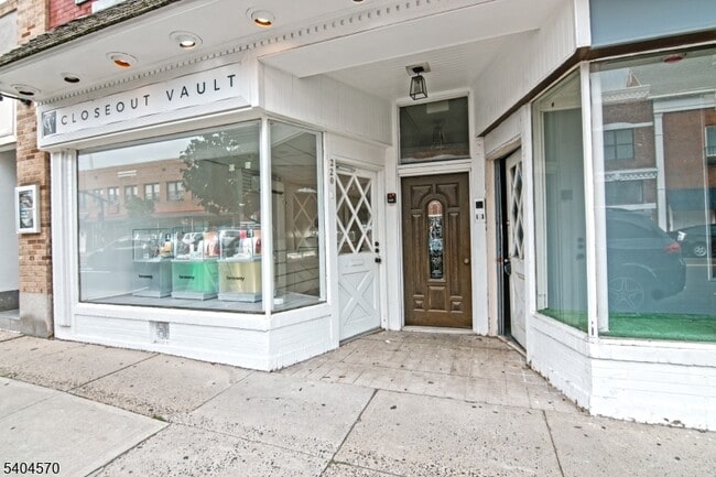 220 E Broad St in Westfield, NJ - Building Photo - Building Photo