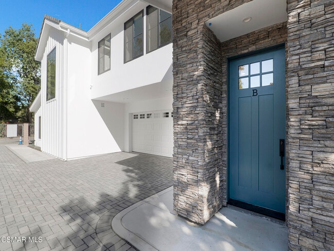 property at 3190 Los Robles Rd
