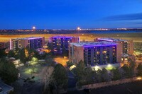 Building Photo - Axis at Nine Mile Station Apartamentos in Denver, Colorado