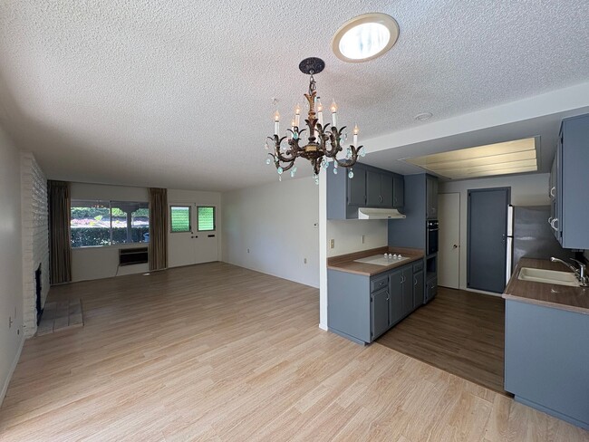 16737 Meandro Dr in San Diego, CA - Building Photo - Building Photo