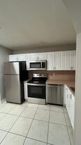 1300 SE 31st Ct, Unit 104 in Homestead, FL - Building Photo