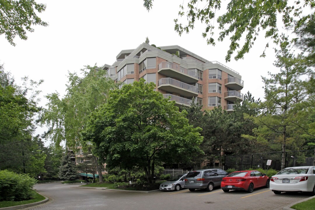 Palace Gate Condos in Toronto, ON - Building Photo