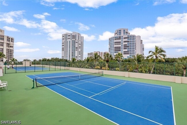 property at 4041 Gulf Shore Blvd N