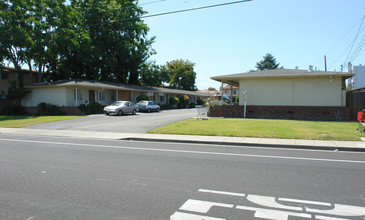 gummow Apartments in Santa Clara, CA - Building Photo - Building Photo