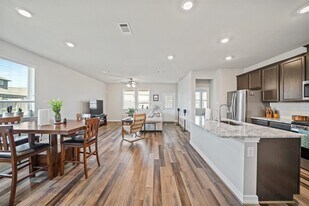 2210 Islawild Wy in Texas City, TX - Building Photo