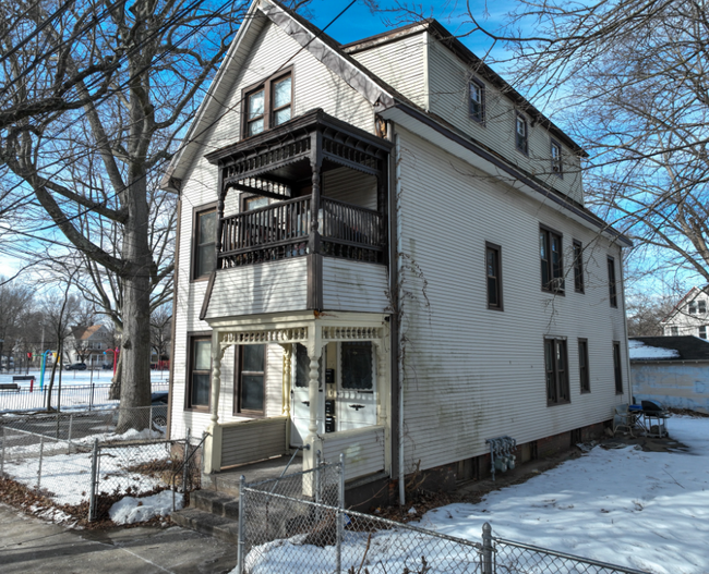 113 Ivy St in New Haven, CT - Building Photo - Building Photo