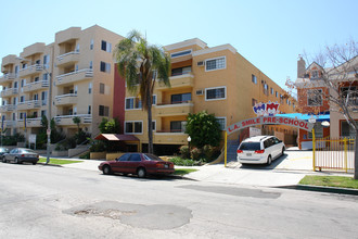 411 S Berendo St in Los Angeles, CA - Building Photo - Building Photo