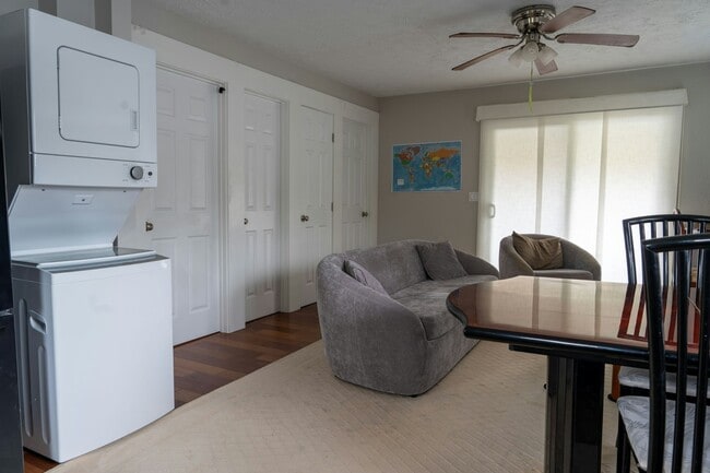 1319 Maleko St in Kailua, HI - Building Photo - Building Photo