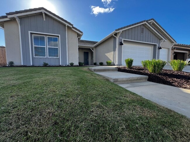 property at 2112 Daffodil St