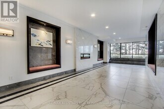 255 Bamburgh Cir in Toronto, ON - Building Photo - Building Photo