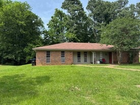 5A5B W Broadway Ct in Longview, TX - Building Photo