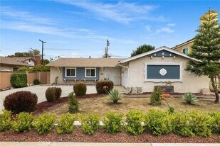 6521 Chapman Ave in Garden Grove, CA - Building Photo