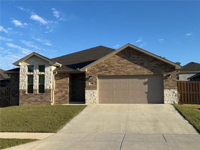 1410 Emmerson St in Centerton, AR - Foto de edificio - Building Photo