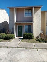 3907 Venetian Cir in Panama City, FL - Building Photo