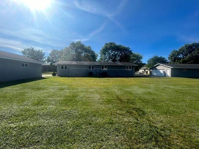 603-605 Woodbine Dr in Merrill, WI - Building Photo - Building Photo