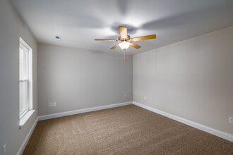 Spring Meadow Apartments in Knoxville, TN - Building Photo - Interior Photo