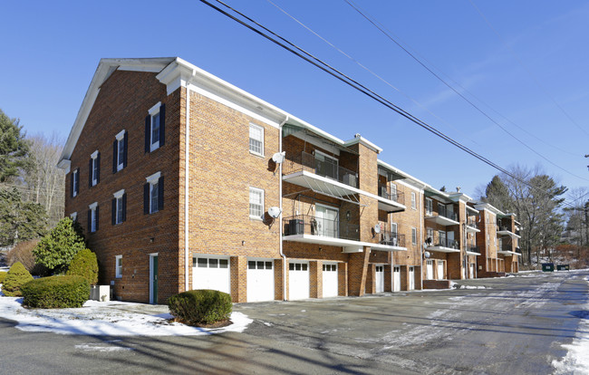 Greenview Arms Apartments in Greensburg, PA - Building Photo - Building Photo