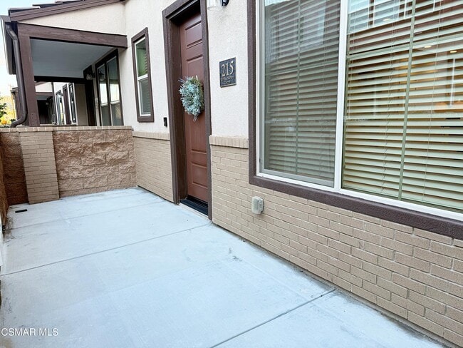 215 Red Brick Dr in Simi Valley, CA - Building Photo - Building Photo