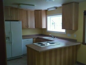 6001 Queens Way in Monona, WI - Building Photo - Building Photo