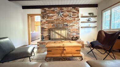 26523 Pine Ave in Idyllwild, CA - Building Photo - Building Photo